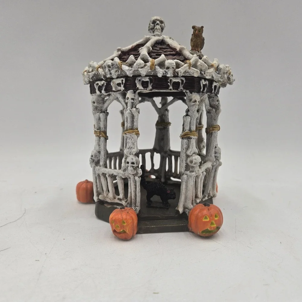 Halloween Gazebo Skull Skeleton Figurine Black Cat Pumpkin Decor